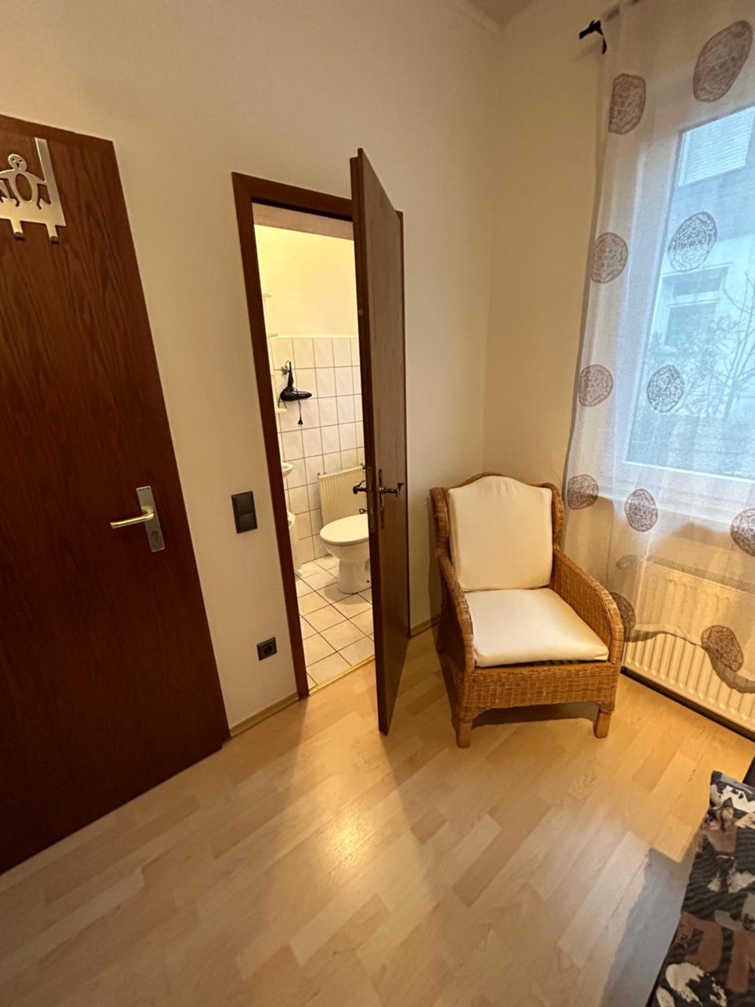 Privatzimmer Haus Gruenewald Solingen Eksteriør billede